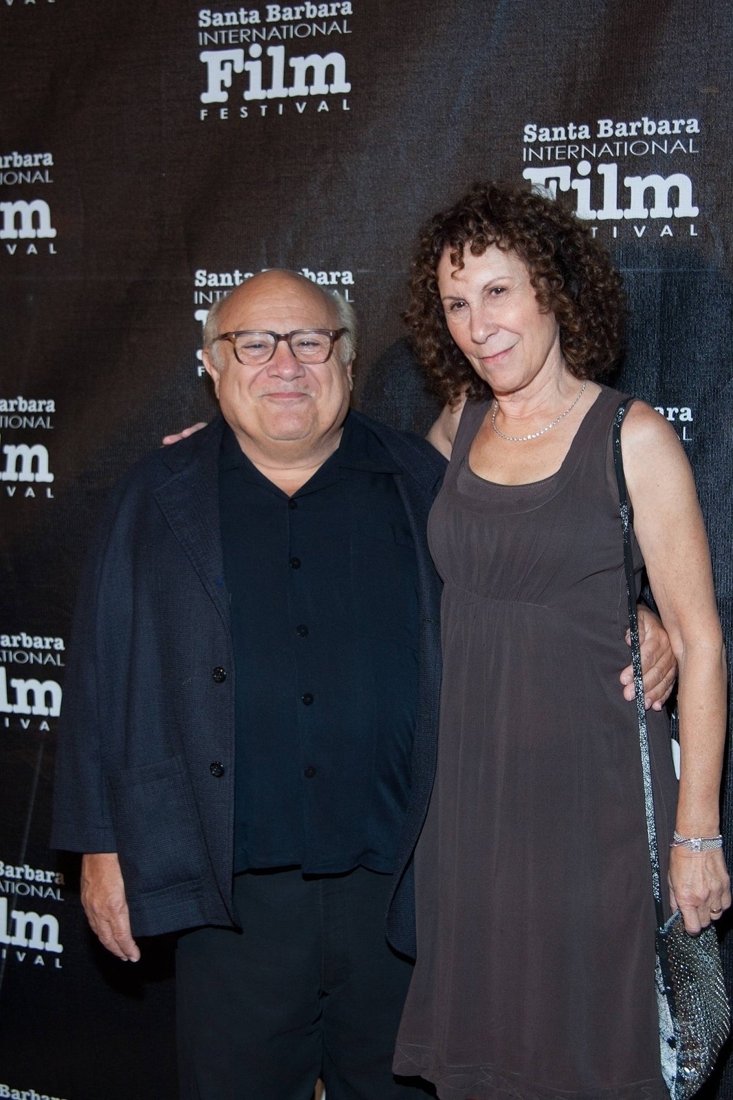 Danny DeVito a Rhea Perlman.