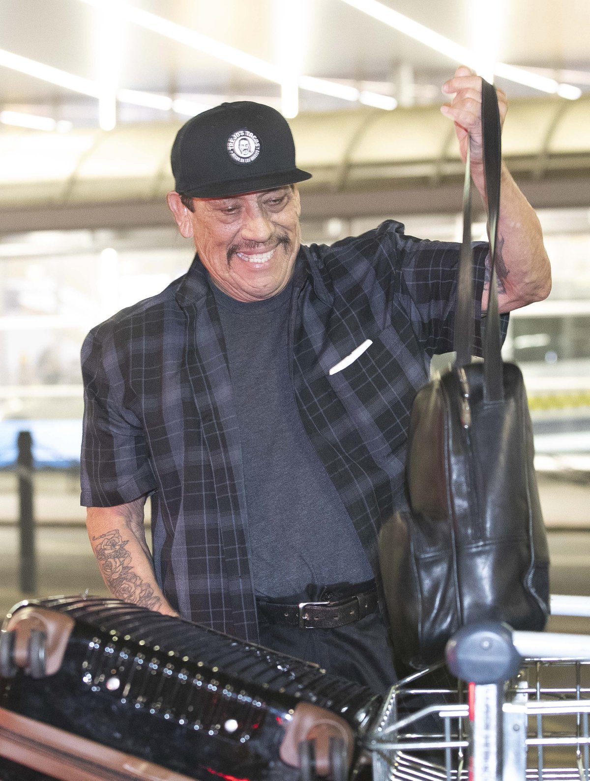 Danny Trejo na pražském letišti