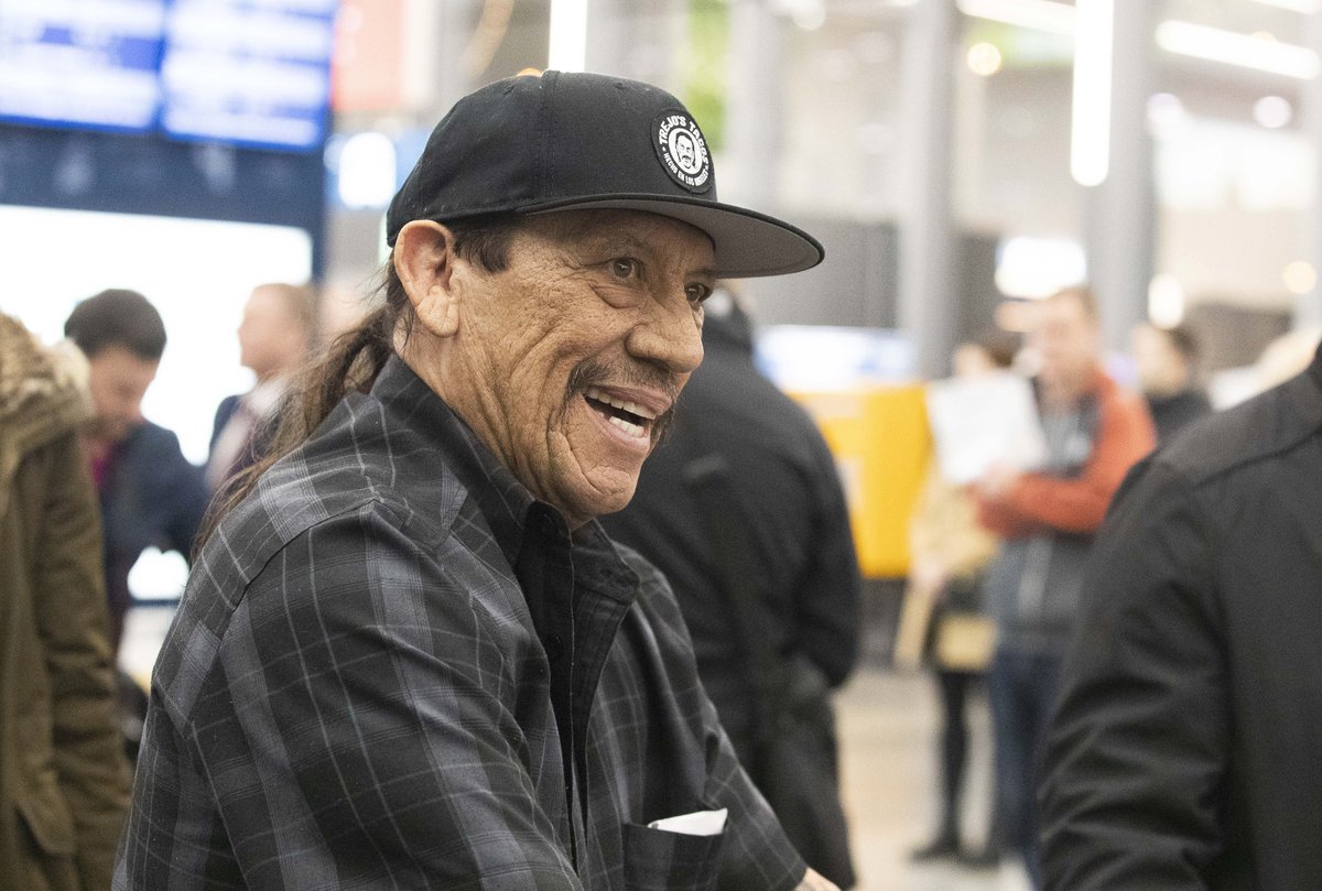 Danny Trejo na pražském letišti