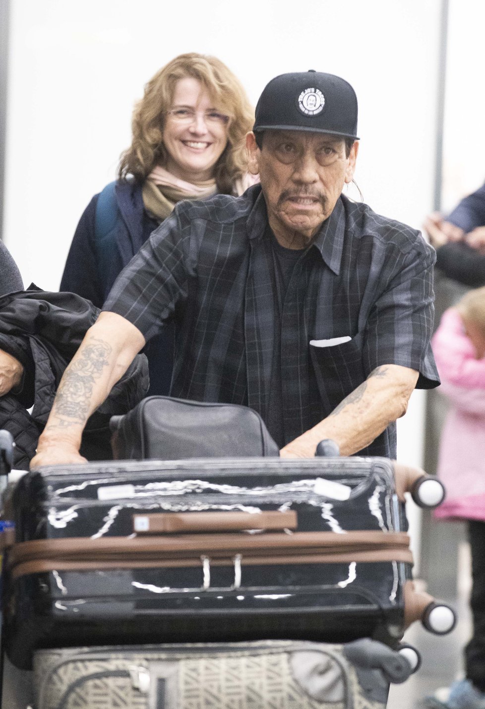 Danny Trejo na pražském letišti