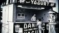 Prodejní stánek Danone ve Spojených státech v roce 1960