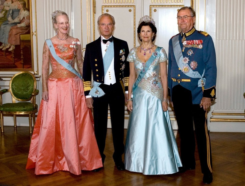 Dánská královna Markéta II., její manžel, princ Henrik, švédský král Karel XVI. Gustav a jeho manželka, královna Silvia Švédská v roce 2007