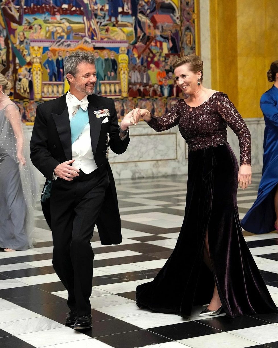 Dánská královská rodina uspořádala ples jako z pohádky