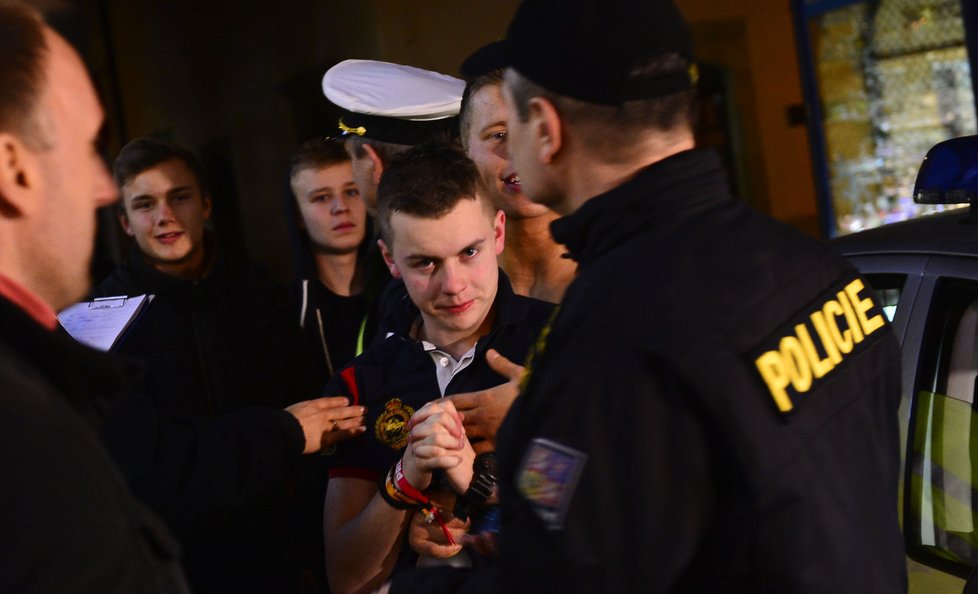 Tento dánský mladík kladl policii odpor