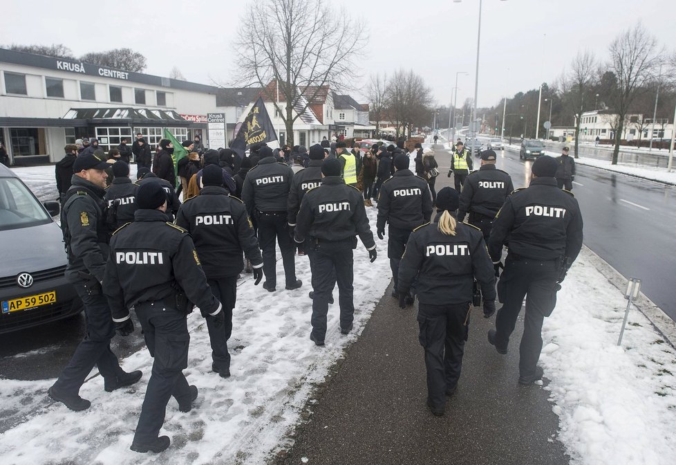 Mnoho Dánů proti přítomnosti migrantů v zemi protestuje.