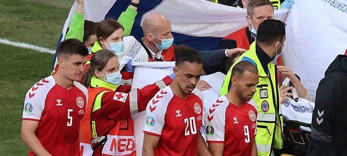 Dánský záložník Christian Eriksen zkolaboval v průběhu utkání  mezi Dánskem a Finskem
