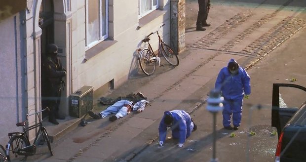Dánský zabiják nebyl osamělý vlk: Policie zadržela 2 lidi, kteří mu dodali zbraně