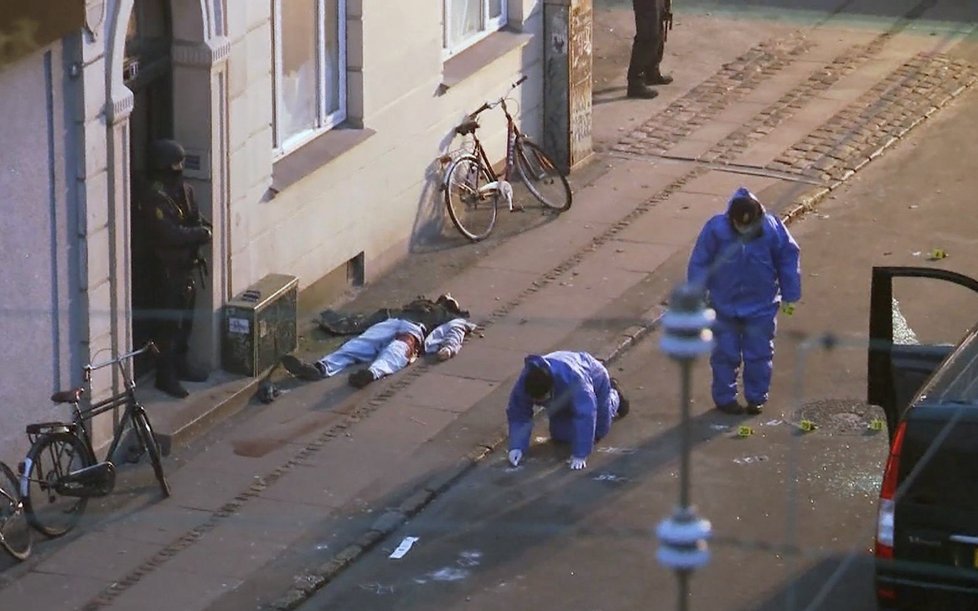 Policie zkoumá místo, na kterém dostala dánského vraha.
