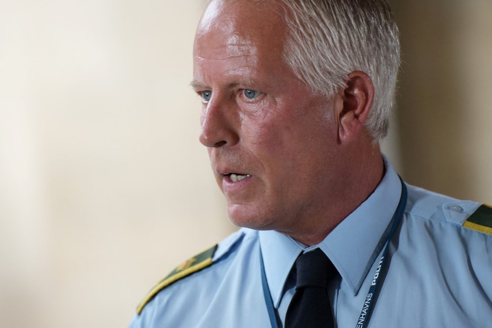 Policejní šéfinspektor Soeren Thomassen na tiskové konferenci po střelbě v nákupním centru v Kodani. (3.7.2022)