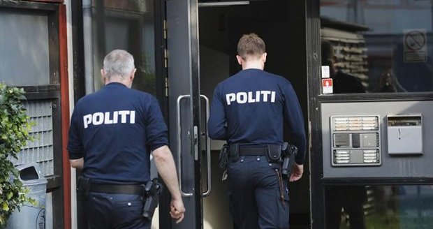 Na tureckou ambasádu v Kodani zaútočili lidé zápalnými lahvemi.