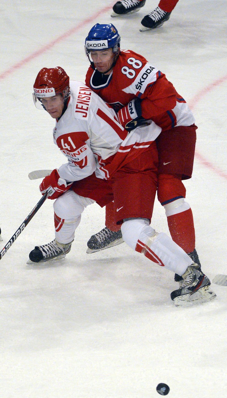 Čeští hokejisté v prvním zápase na mistrovství světa 2012 proti Dánsku.
