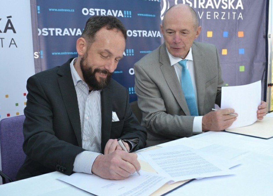 Ostrava darovala Ostravské univerzitě pozemky v hodnotě 42 milionů.