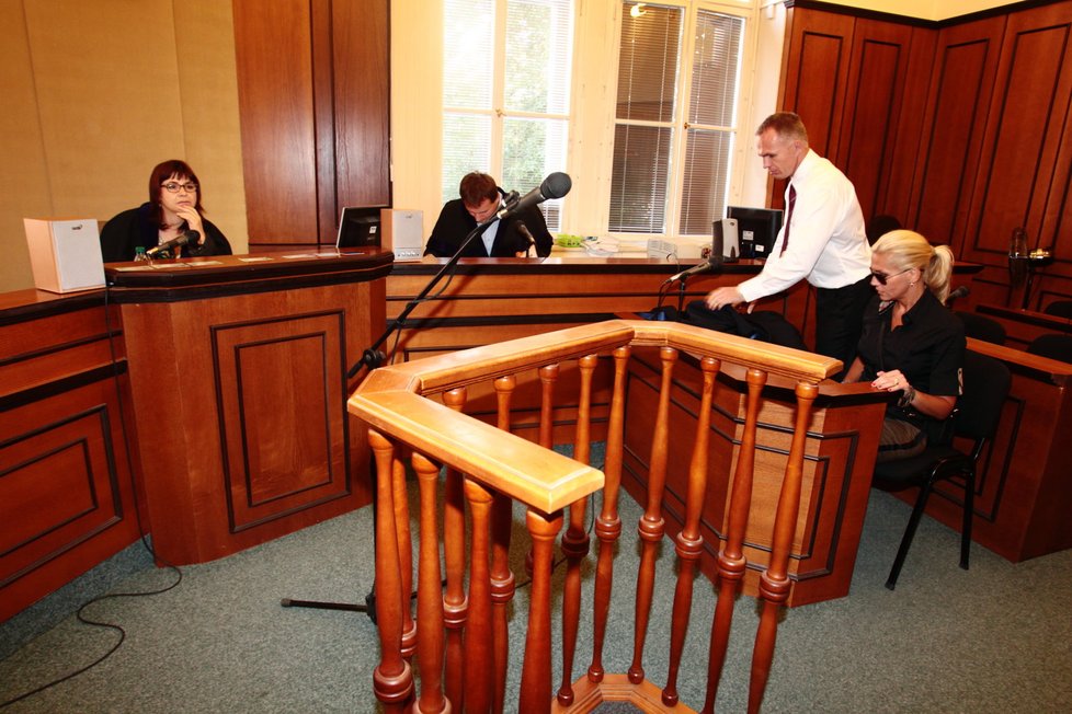 Soudní stání začíná kvůli výměně soudce nanovo