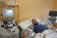 Policista Vojtěch pomáhá a chrání i v civilu: Daruje krev! Už ví, že zachrání život