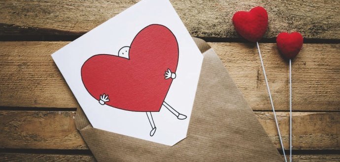 Čo (ne)darovať na Valentína: 8 tipov, ako premeniť klišé na úžasné darčeky