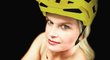 Darina v kampani své bývalé kolegyně Kateřiny Nekolné, která nabádala cyklisty k nošení helmy. Darina v kampani své bývalé kolegyně Kateřiny Nekolné, která nabádala cyklisty k nošení helmy.