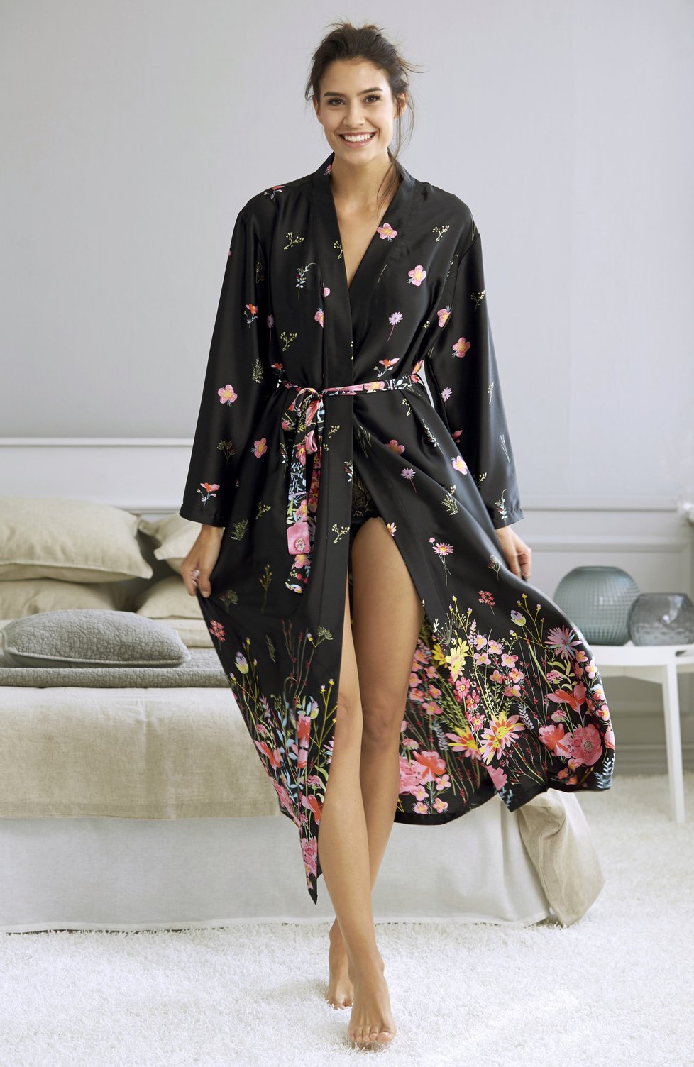 Květované kimono, prodává Cellbes, cena: 999 Kč