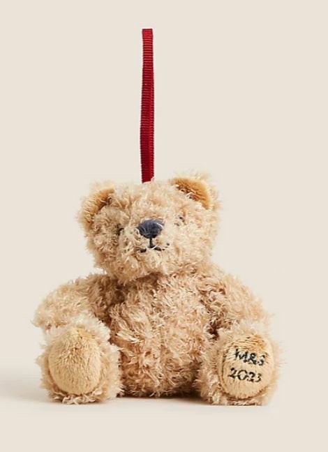 Závěsná ozdoba Spencer Bear™, 249 Kč, Marks & Spencer