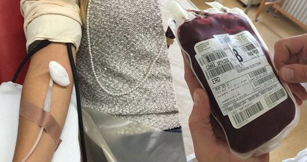 Nemocnice shánějí krev, dárci přestávají chodit. Je to urgentní, vzkazuje Motol