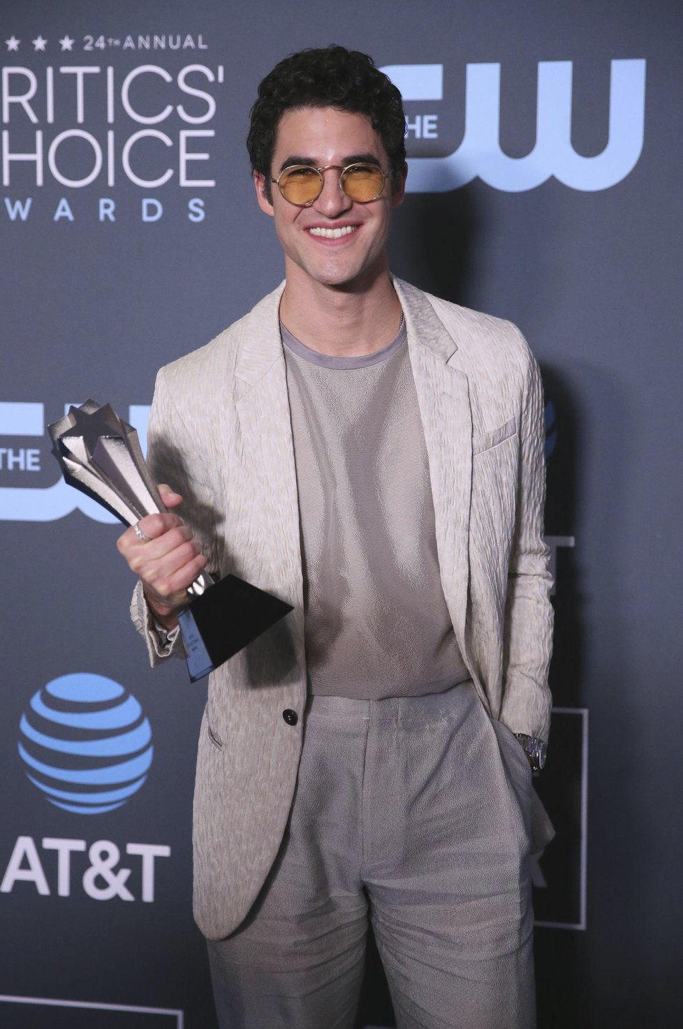 Darren Criss s cenou Critics Choice