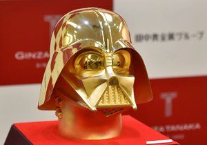 V Japonsku bude k mání zlatá maska Dartha Vadera za 34 milionů Kč.