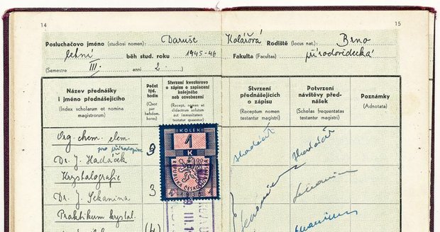 Vysokoškolský index Daruše Burdové. Přírodopis a zeměpis absolvoval na fakultě v letech 1945-1949. Podle všeho je nyní nejstarší absolventkou Masarykovy univerzity.