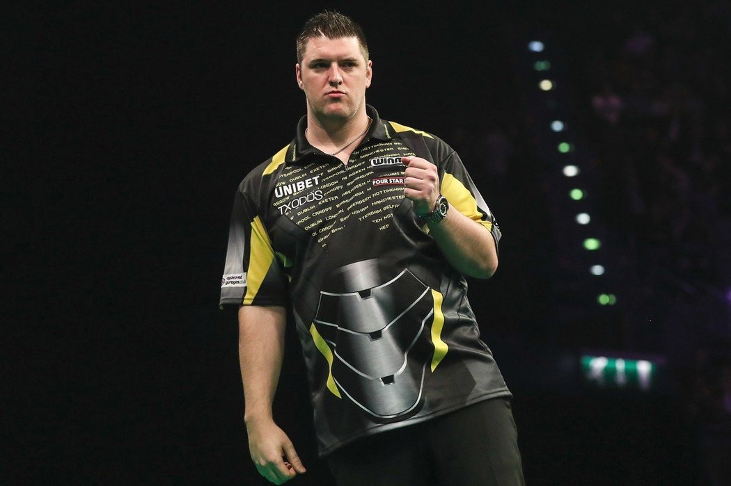 Daryl Gurney, trojka nejlepší šipkařské světové soutěže Professional Darts Corporation (DPC), na sebe upoutal pozornost nejen svými strhujícími sportovními výkony, ale také poněkud zvláštním chováním během turnajů.