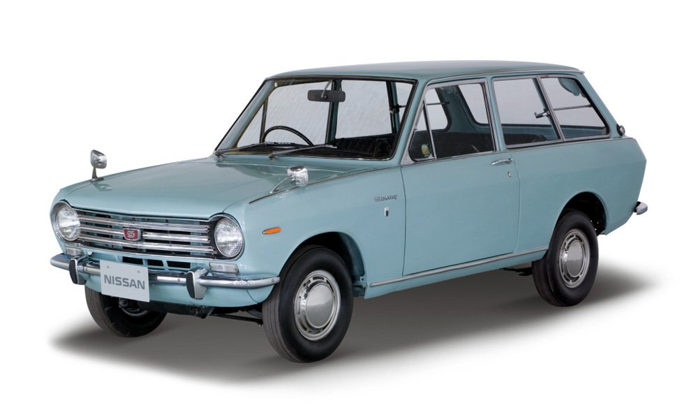 Současně s dvoudveřovým sedanem bylo na trh uvedeno třídveřové kombi (VB10), nazývané Van nebo Station Wagon.