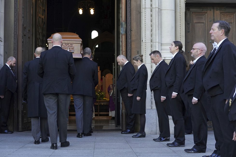 Pohřeb poslance Davida Amesse