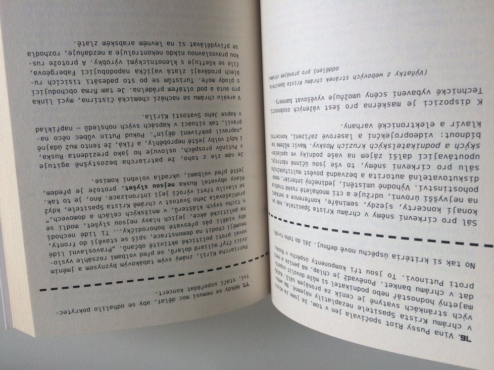 David Balihar se podílel na grafické stránce desítek knih. Jednou z nich je i kniha Jak udělat revoluci.