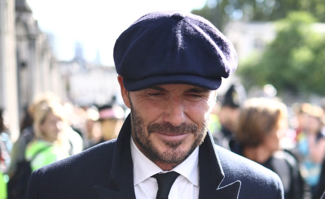 David Beckham se musel kvůli dotíravým fanouškům přestěhovat z jednoho luxusního hotelu do druhého