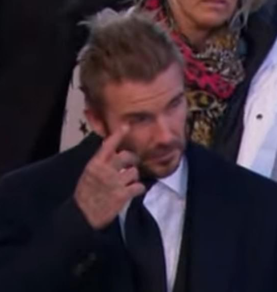 David Beckham u rakve s královnou plakal.