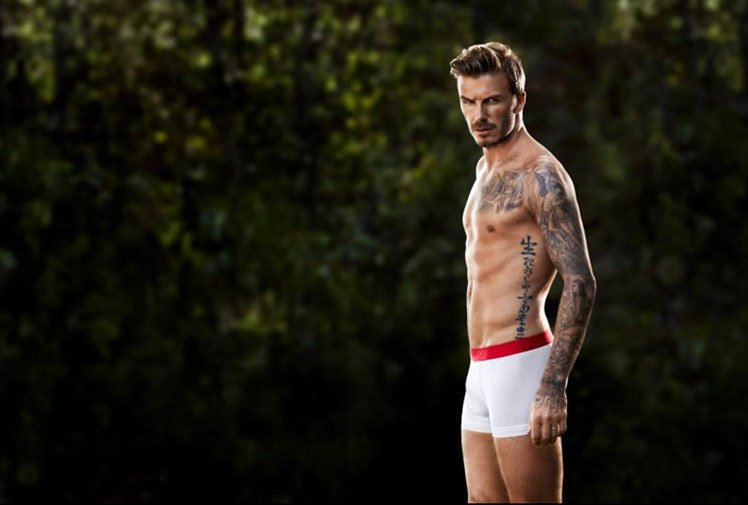 David Beckham opět odhalil své mužné tělo.