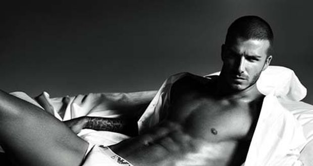 David Beckham v reklamě na spodní prádlo Emporio Armani.