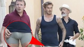 Trapný Beckham: Ve vycpaných trenkách hraje v reklamě