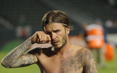 David Beckham konečně odhalil nové tetování.