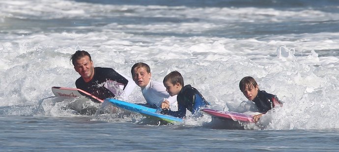 David se syny surfuje skoro každý den