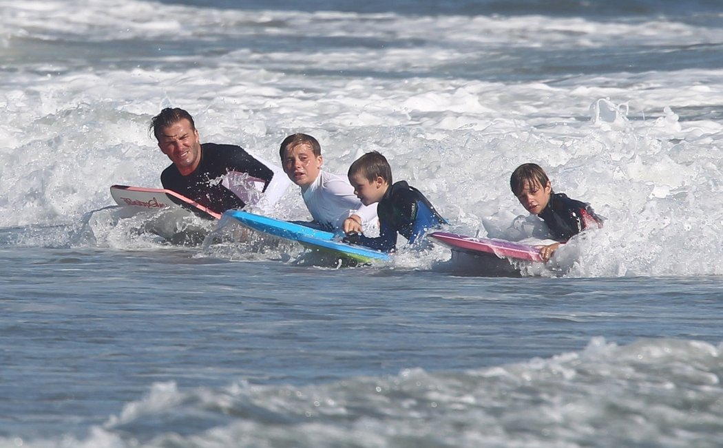 David se syny surfuje skoro každý den