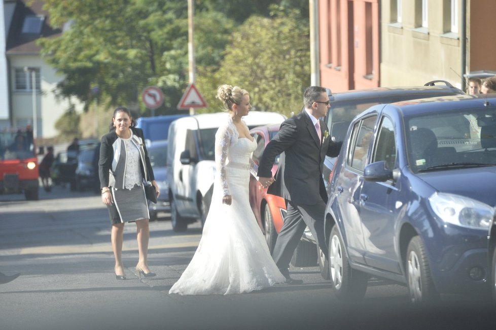 Po obřadu novomanželé zamířili do hotelu v Troji.