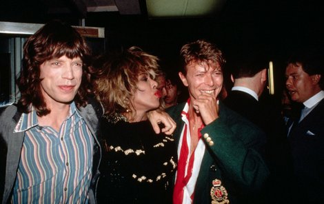 David Bowie s Mickem Jaggerem a Tinou Turner.