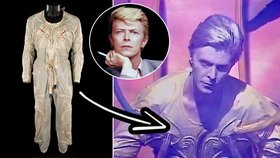 Kostým Davida Bowieho z klipu Ashes to Ashes jde do dražby