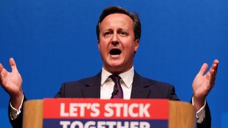 Cameron slíbil Skotsku větší pravomoci, když odmítne samostatnost
