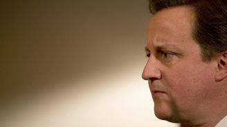 Cameron omezuje imigraci. Sníží sociální dávky pro přistěhovalce z EU