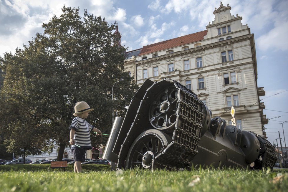 Instalace Davida Černého k 50. výročí okupace