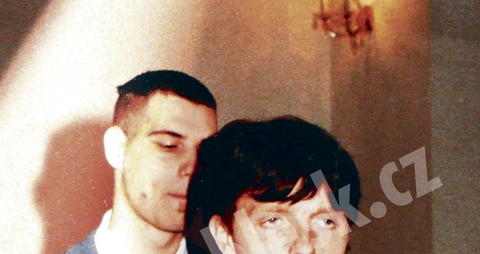 David Černý, pomocník sériového vraha Romana Postla (+39), na několik let staré svatební fotografii