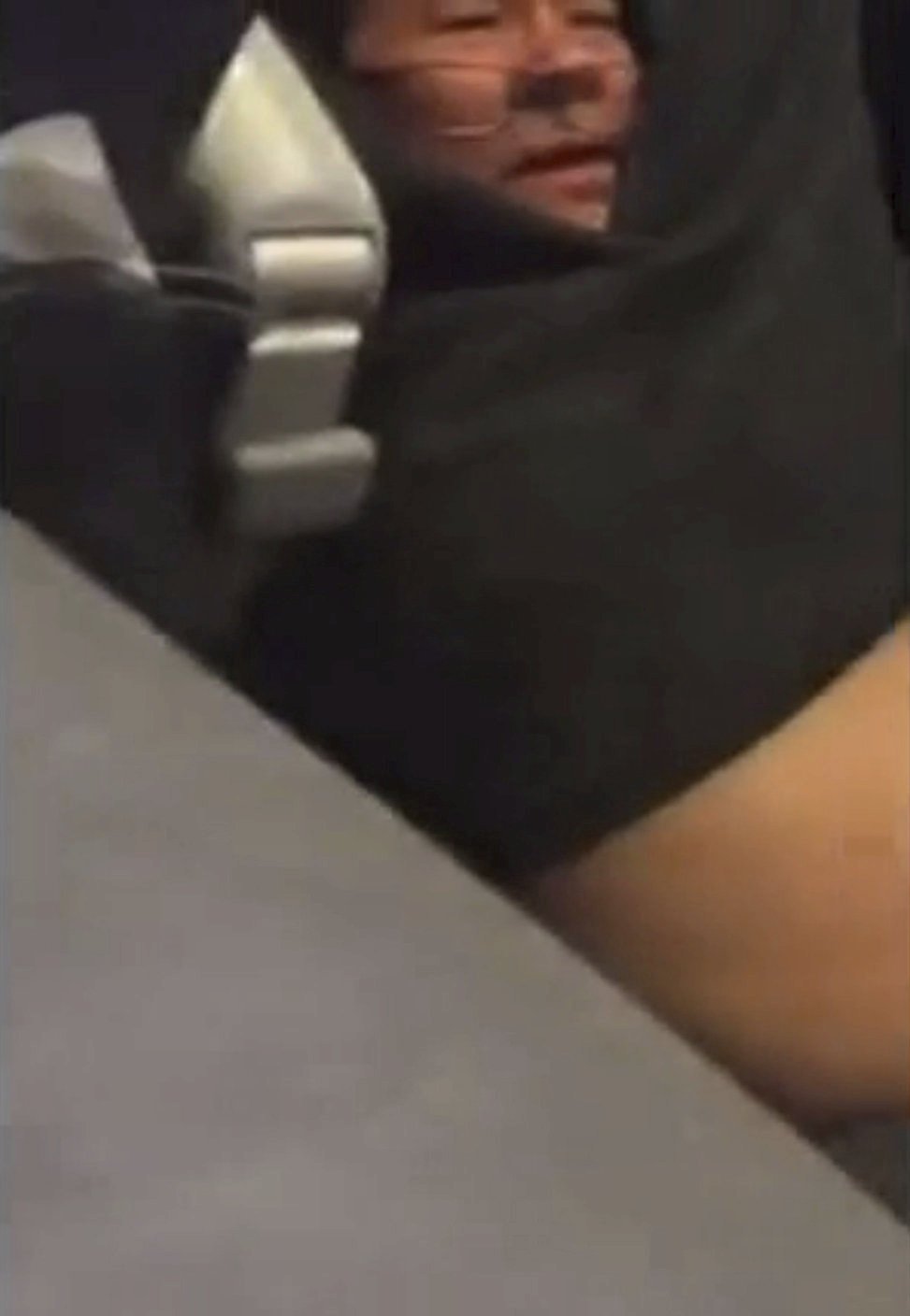 Na palubě United Airlines zbili lékaře Davida Daa.