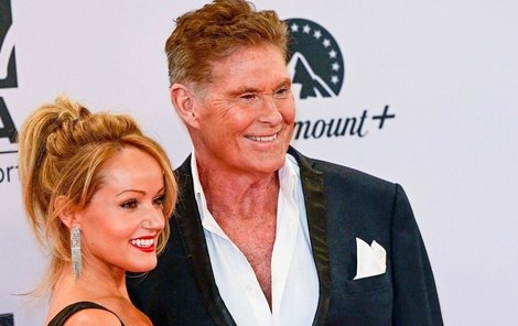 David Hasselhoff s manželkou Hayley na udílení MTV cen.