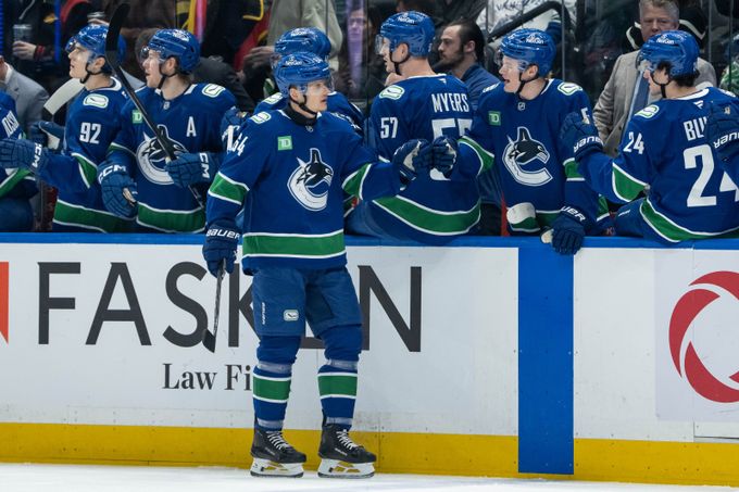 Kämpf se prosadil za Canucks, prohře ale nezabránil. Rittich slaví další výhru Kämpf se prosadil za Canucks, prohře ale nezabránil. Rittich slaví další výhru