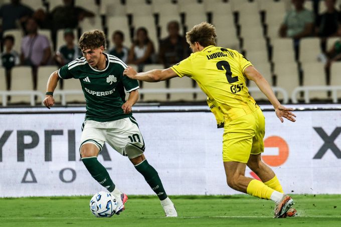 ONLINE: Panathinaikos - Hradec 2:0. Podruhé skóruje Tetteh, Vlkanova mohl snížit ONLINE: Panathinaikos - Hradec 2:0. Podruhé skóruje Tetteh, Vlkanova mohl snížit