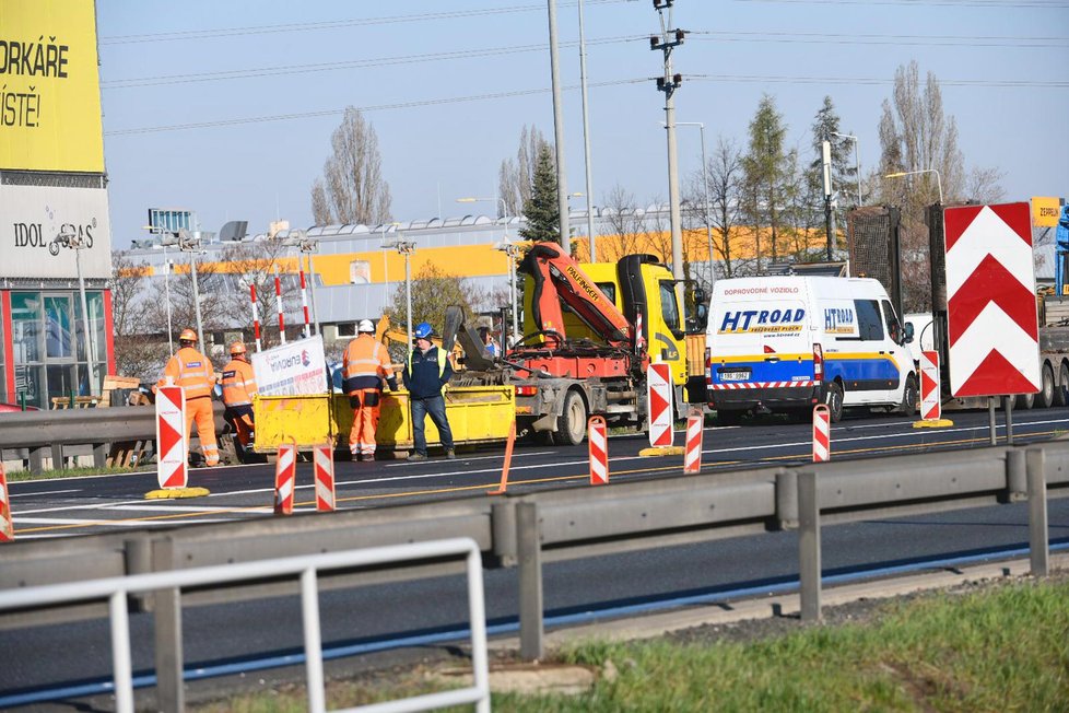Zúžení na D1 u Prahy kvůli opravám silnice způsobilo velké komplikace v dopravě